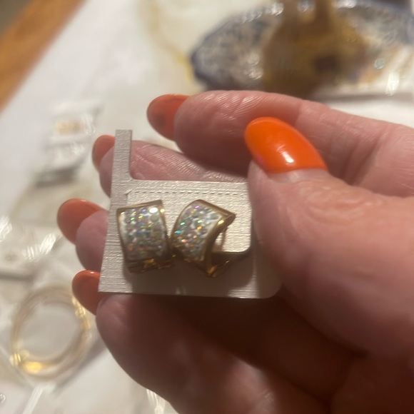 Beautiful hoop still stealin with diamonds - Picture 1 of 2